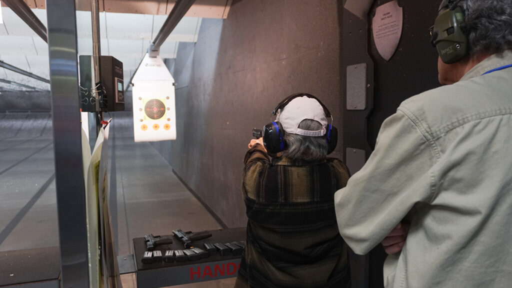 Nashville Armory hooter with instructor over shoulder